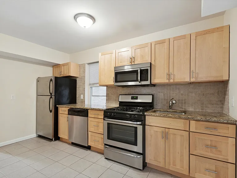 16 Spring St #1A — Photo 15