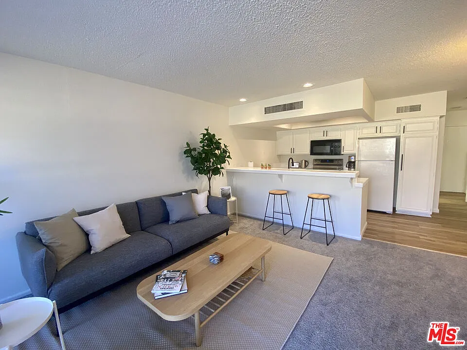 1655 E Palm Canyon Dr #318