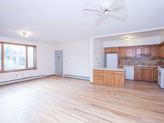 4th image of 40 Jackson Pl #1