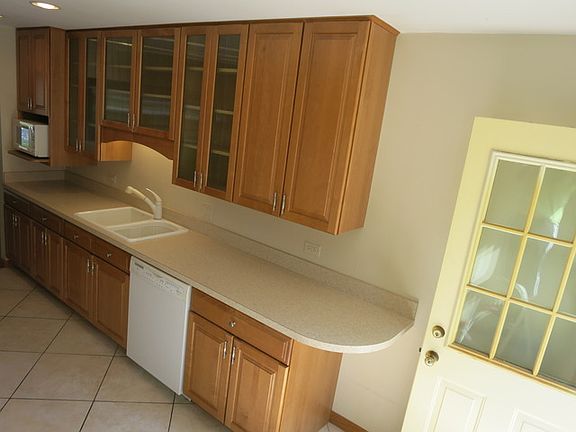 4th image of 35 Chandler Ln
