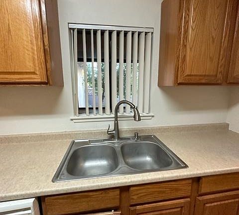 5th image of 5401 Verner Ave