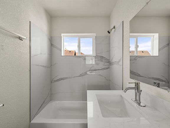 4th image of 402 W 1st St #5