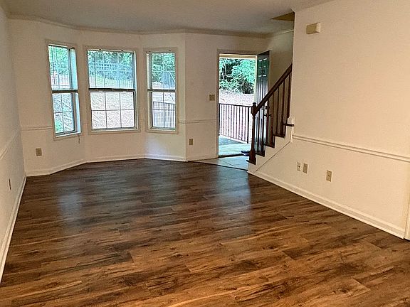 3rd image of 133 Sleepy Creek Dr