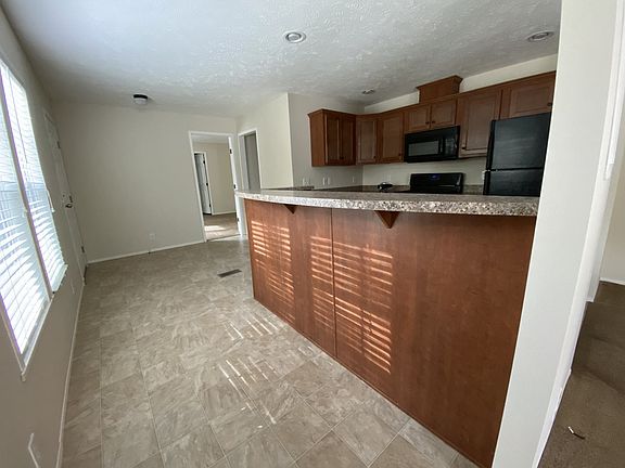 3rd image of 14546 Mercury Dr #361