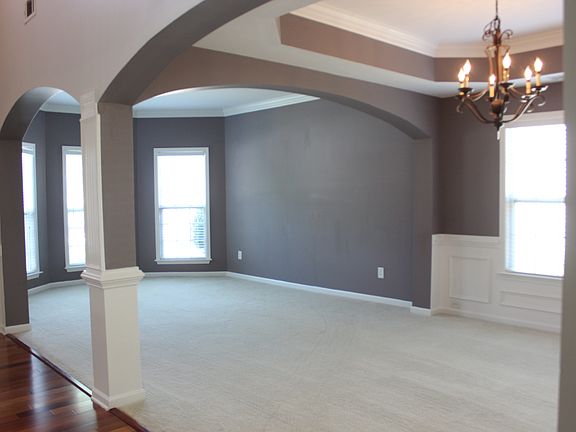 4th image of 402 Collins Glen Ct