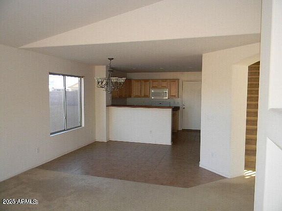 5th image of 1610 W PROSPECTOR Way