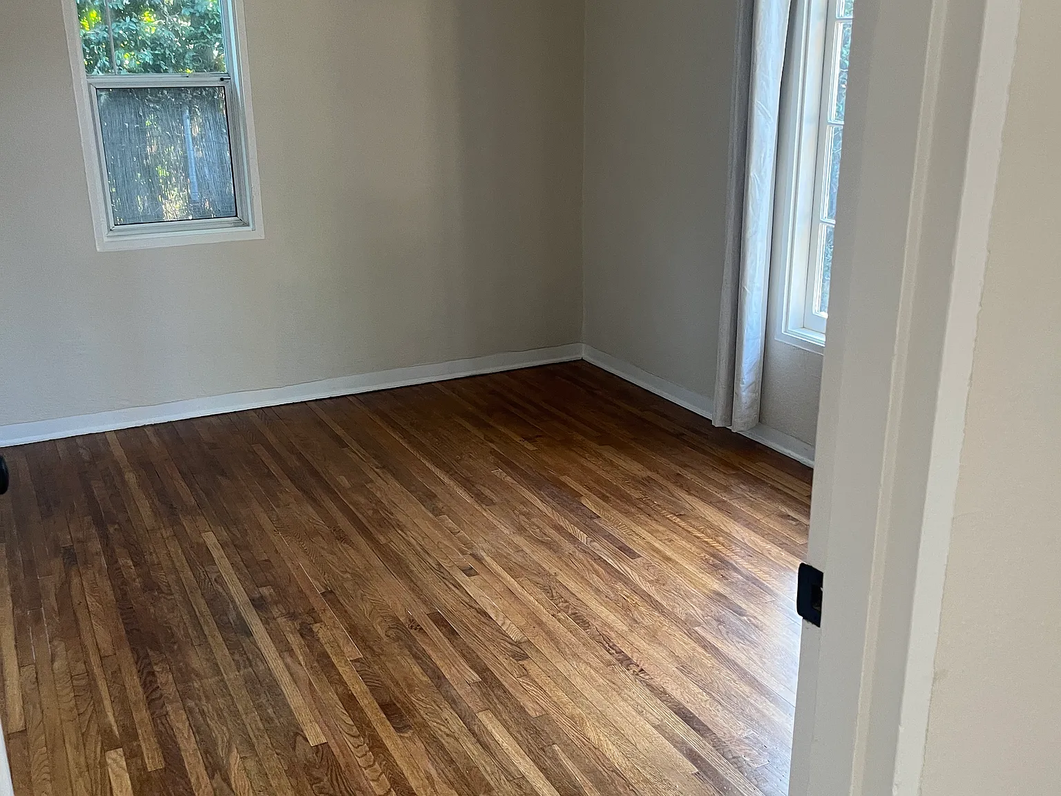 2 bed, 987 sqft, $3,975 — Photo 3