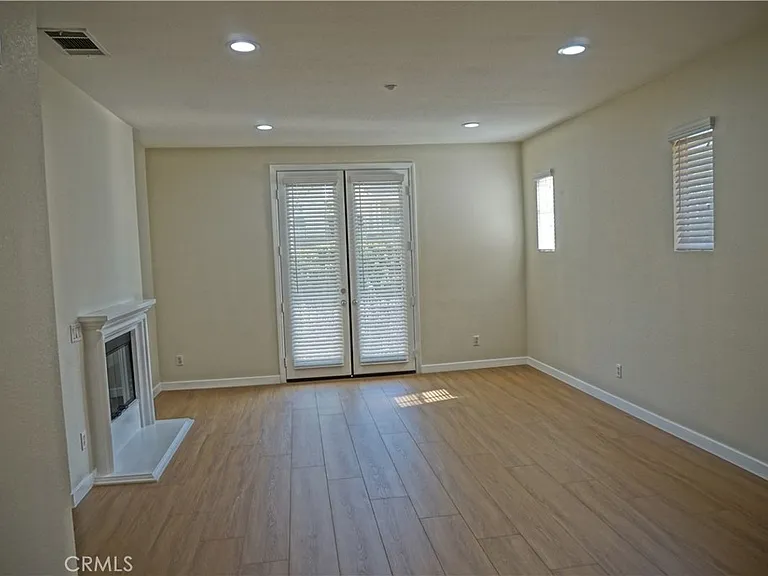 1372 McFadden Dr — Photo 6