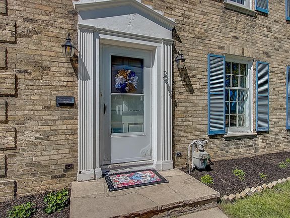4th image of 214 Wolff St