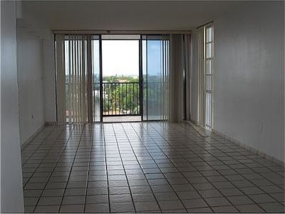 3rd image of 2500 NE 135th St APT 411