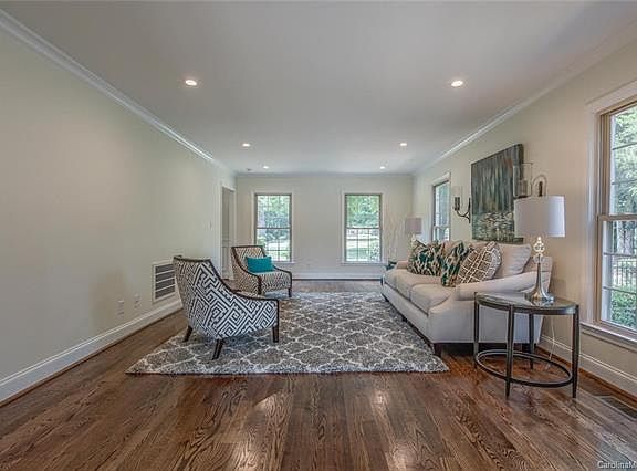 5th image of 3731 Saint Regis Dr