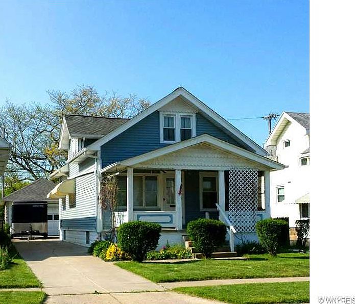 1st image of 204 Mayville Ave