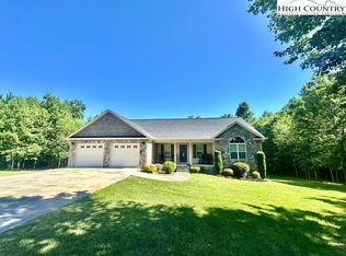 3074 Knollcrest Pl, Hudson, NC 28638