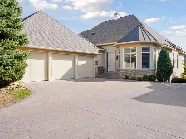 160 Stonebridge Rd, Mendota Heights, MN 55118