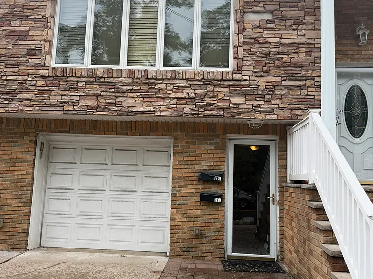 3638 Amboy Rd #2 — Photo 5
