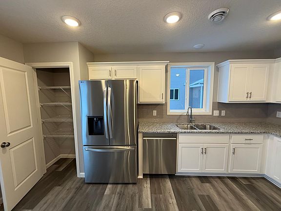 4th image of 2839 Iverson Ave NE