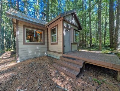 78285 E Road 35 #101, Rhododendron, OR, 97049