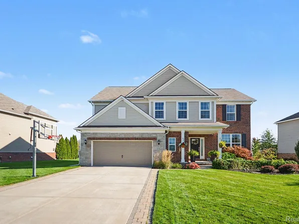 270 Gunnison St, Lake Orion, MI 48360