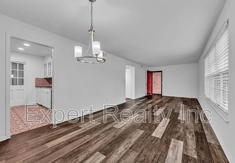 2076 Montreat Cir — Photo 16