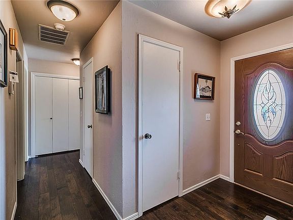 3rd image of 205 E Grand Teton Ct