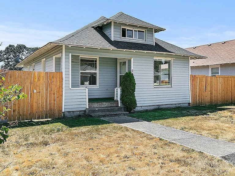 506 Louviers Ave — Photo 3