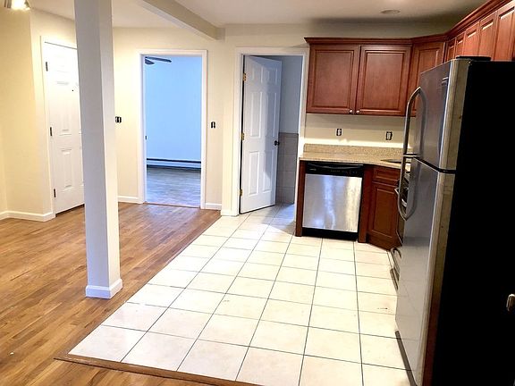 2nd image of 238 Montrose Ave APT 3