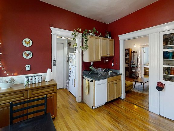 4th image of 12 Green St #2