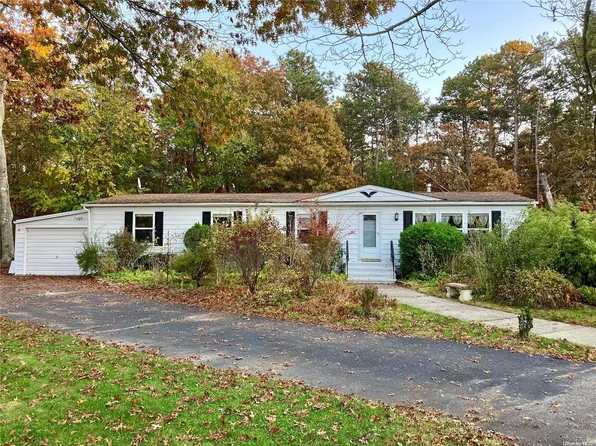 525/93A Riverleigh Avenue, Riverhead, NY 11901