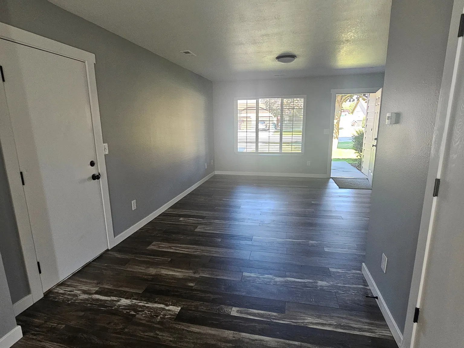 2 bed, 849 sqft, $1,695 — Photo 3