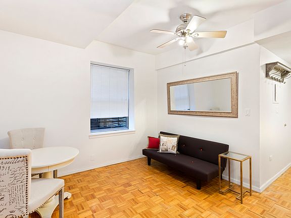 5th image of 150 W 51st St APT 1501