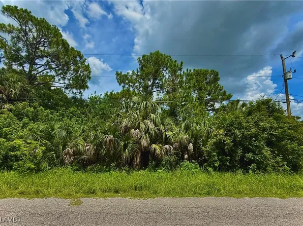 618 Henry Ave, Lehigh Acres, FL 33972