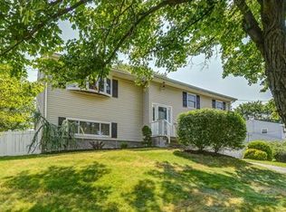 7 Continental Rd, Somerset, NJ 08873