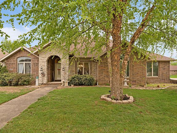2nd image of 3848 W Suzanne Street