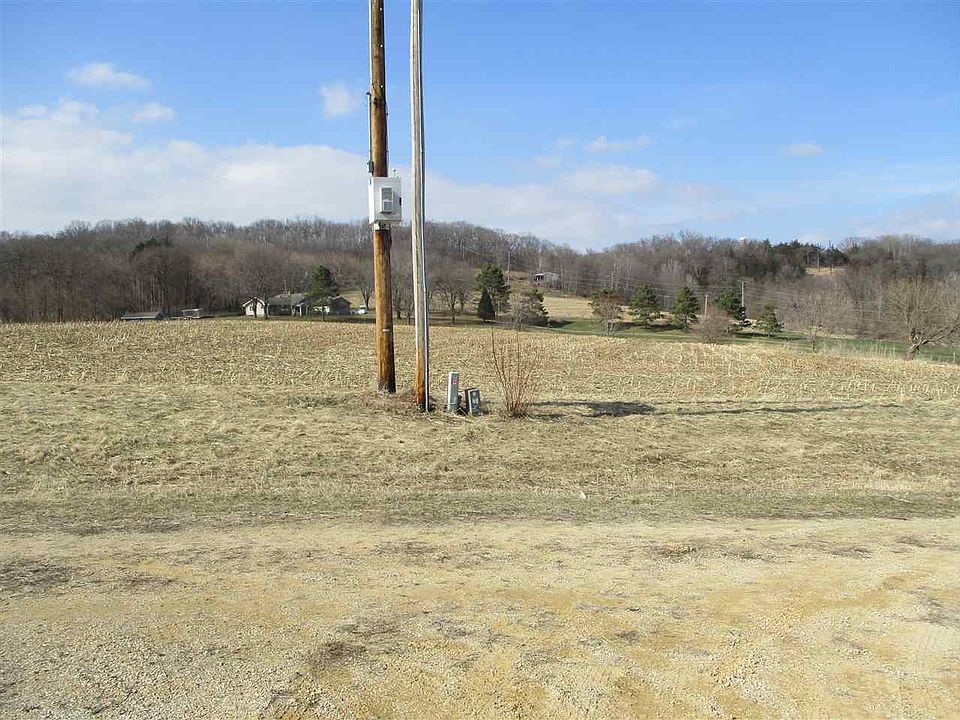 2nd image of 106 Tower Ln