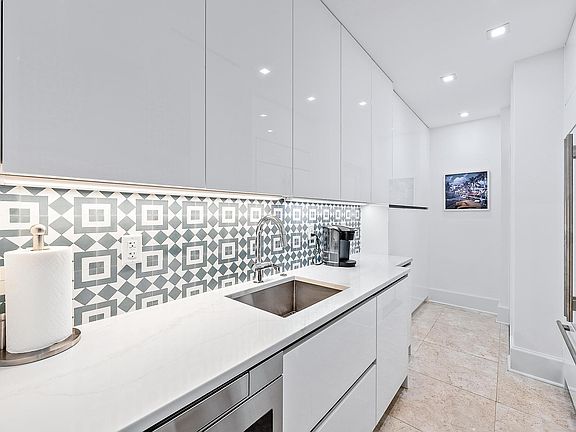 5th image of 400 S Ocean Blvd #4240