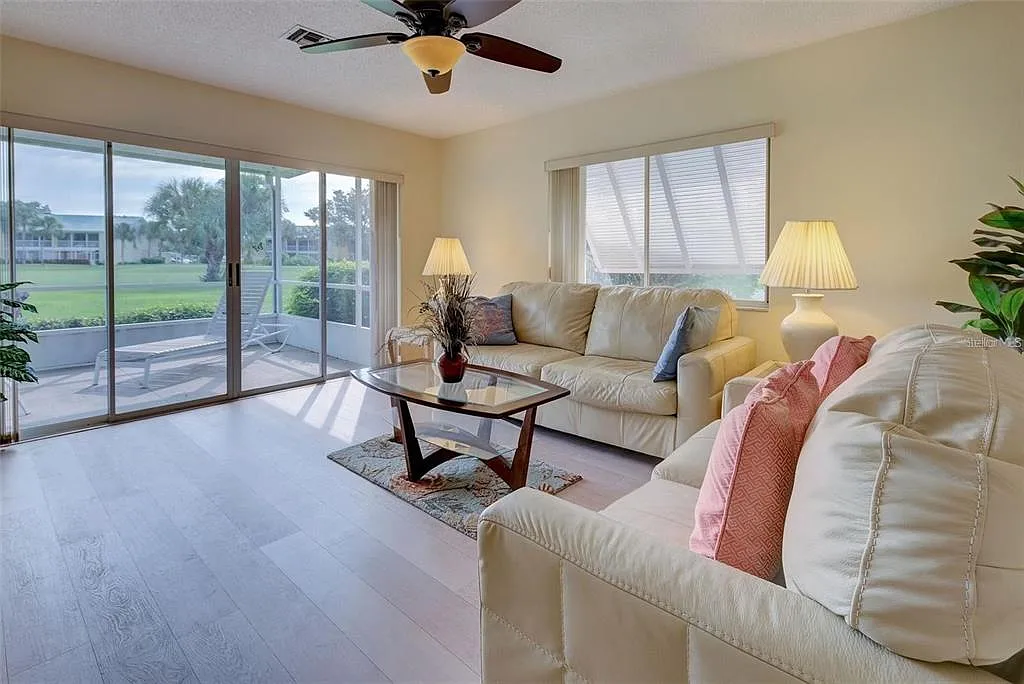 2 bed, 2.0 bath, 1175 sqft, $3,500 — Photo 4