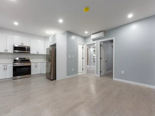 1301 Park Place image 1 of 7