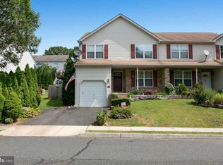 290 Shirley Ln, Pennsburg, PA 18073