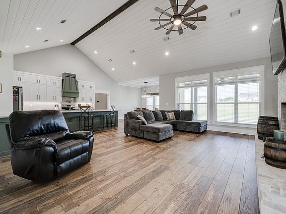 5th image of 20 Irene Cir