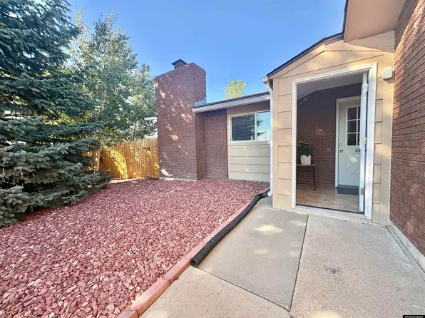 2016 Adobe Ave, Douglas, WY 82633