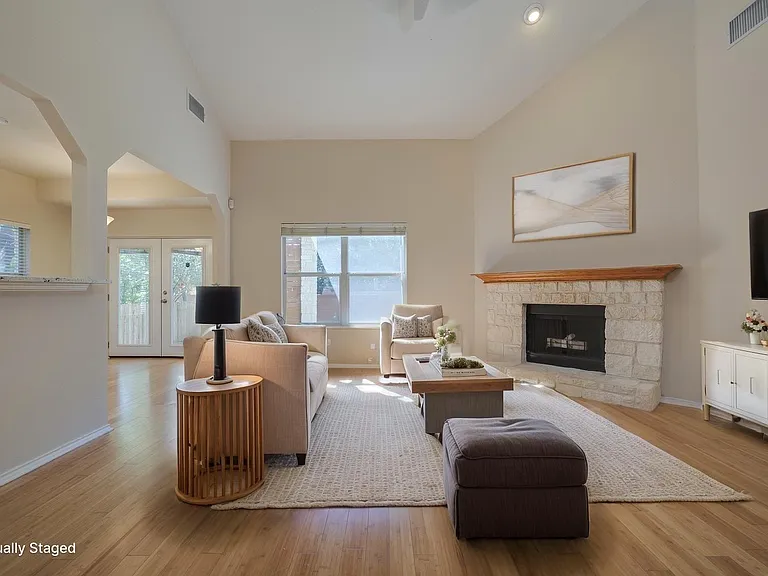 5709 Pecanwood Ln — Photo 1