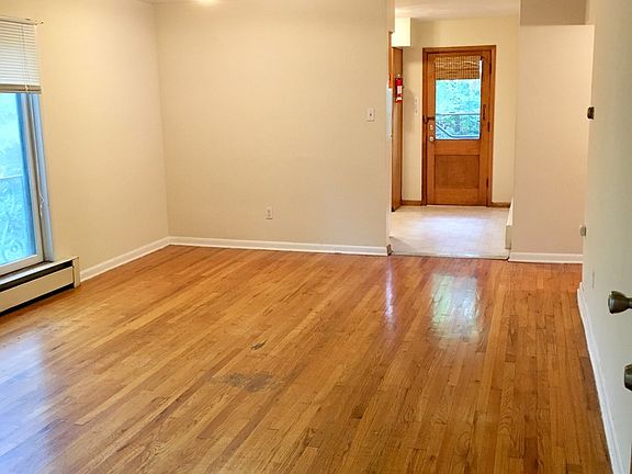 2nd image of 400 Mimosa Ct #4