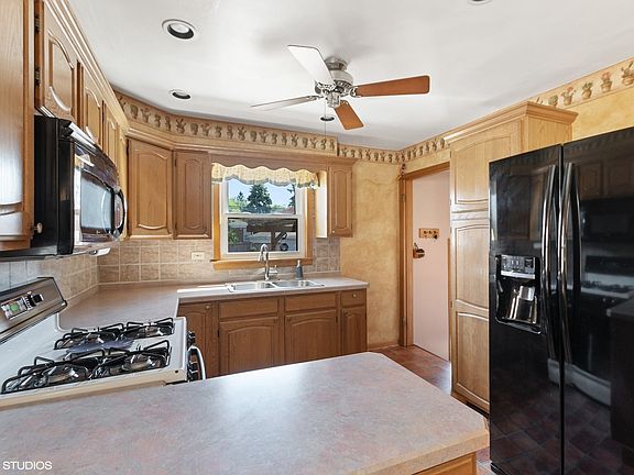 4th image of 4633 W 98th Pl
