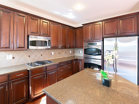 5th image of 2810 Amalfi Way