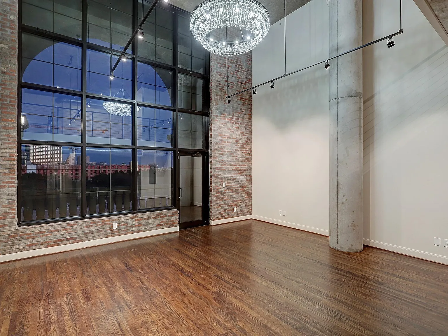 2 bed, 2.0 bath, 2170 sqft, $4,500 — Photo 1