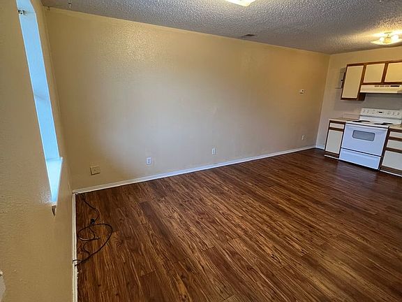 2nd image of 150 Songbird Dr APT D