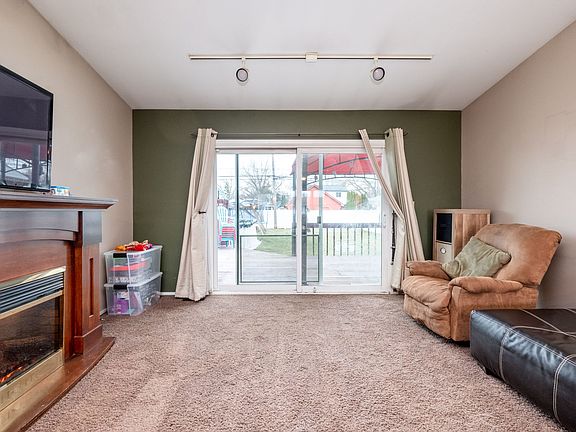 5th image of 23134 Joy St