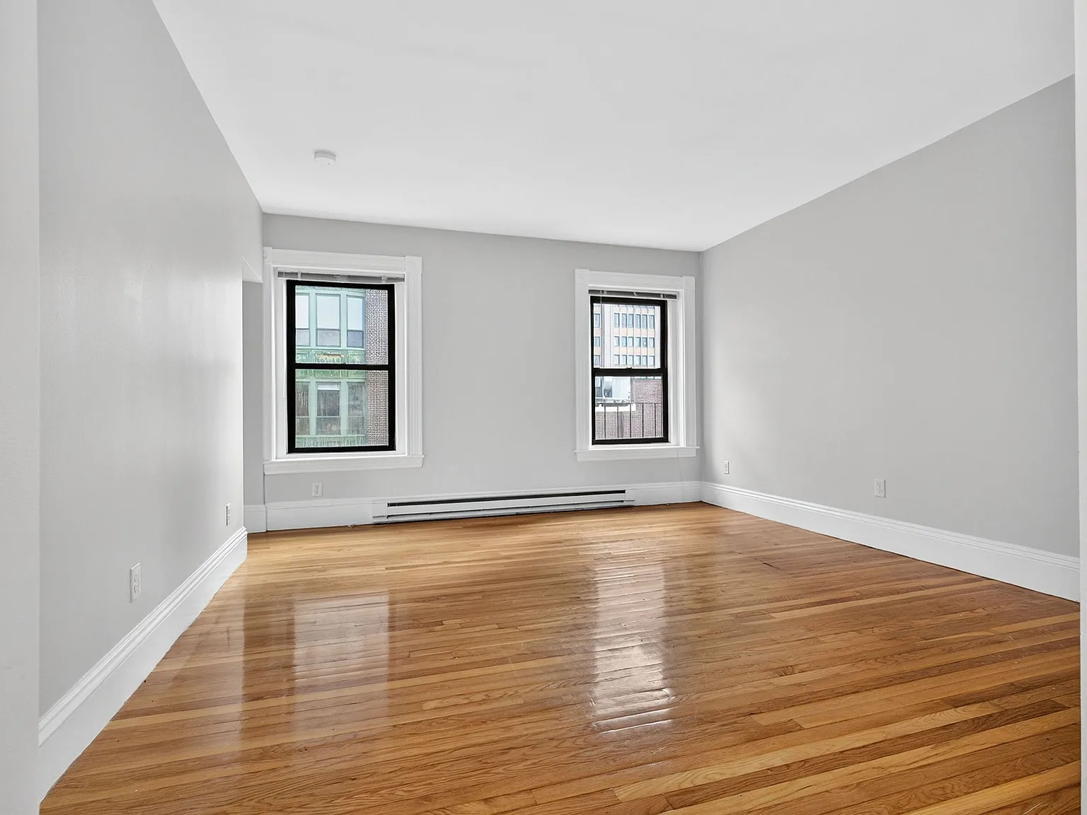 Studio, 450 sqft, $2,600 — Photo 2