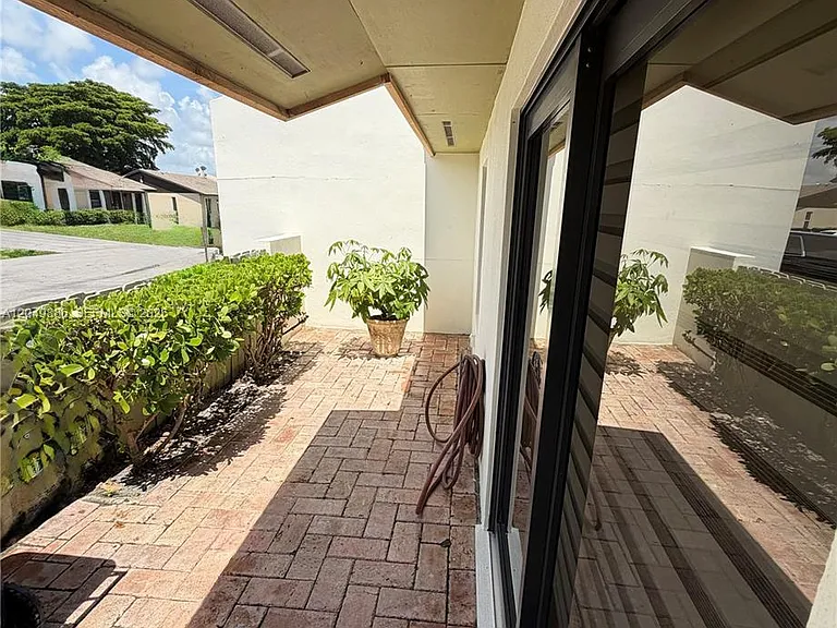 12305 SW 115th Ter #- — Photo 2