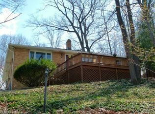 1816 Chestnut Rd, Seven Hills, OH 44131